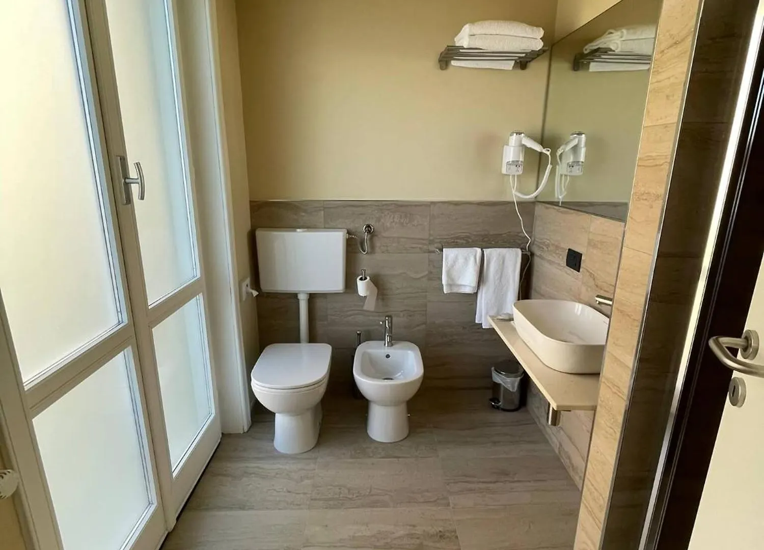 La Galleria Lodge Parma 0*,  Italia