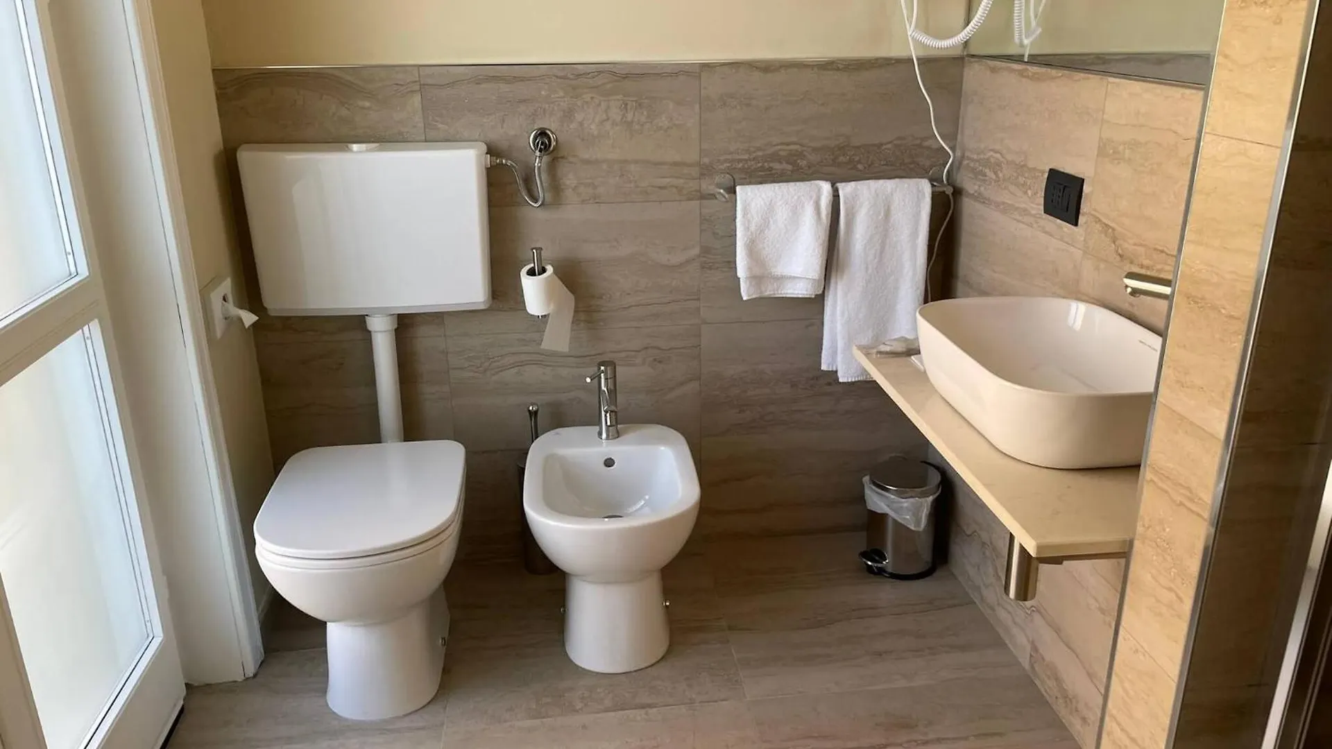 La Galleria Lodge Parma Affittacamere