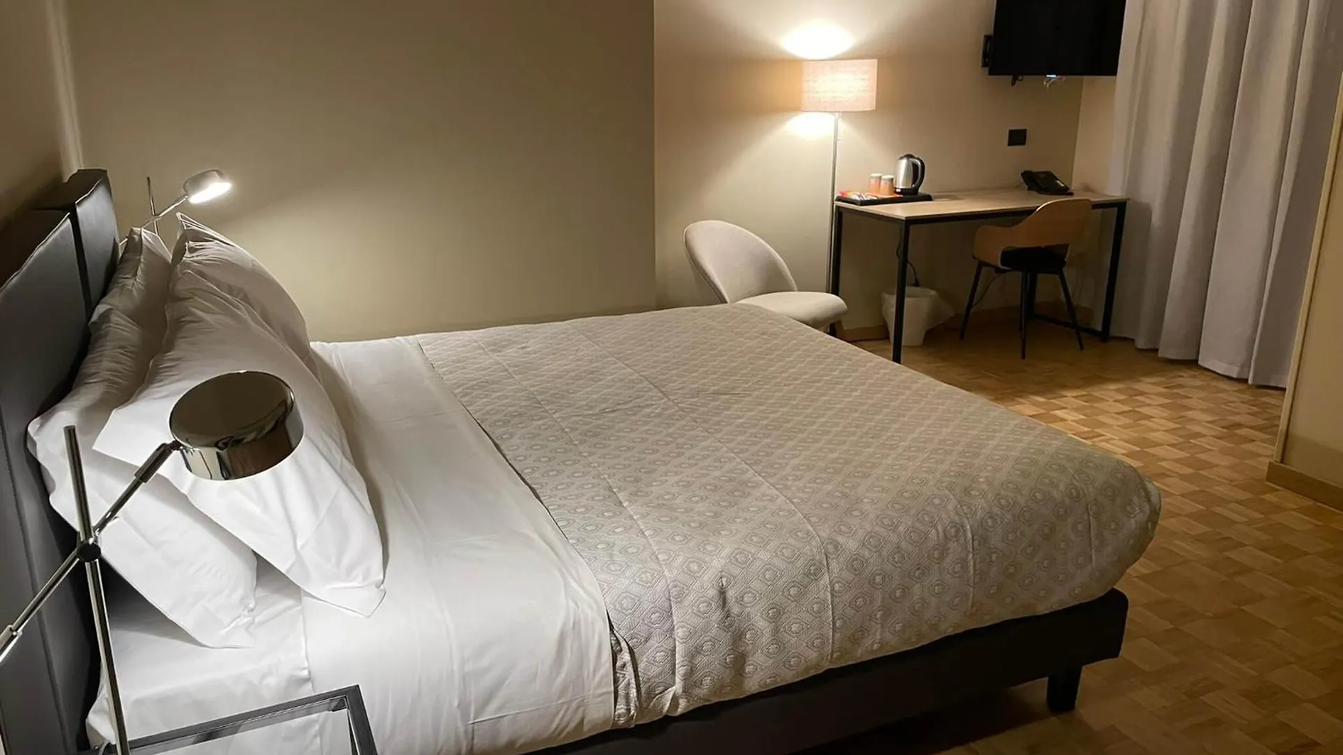La Galleria Lodge Parma Affittacamere